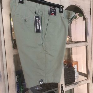 SOLD!!! NWT Roundtree & Yorke Green Shorts